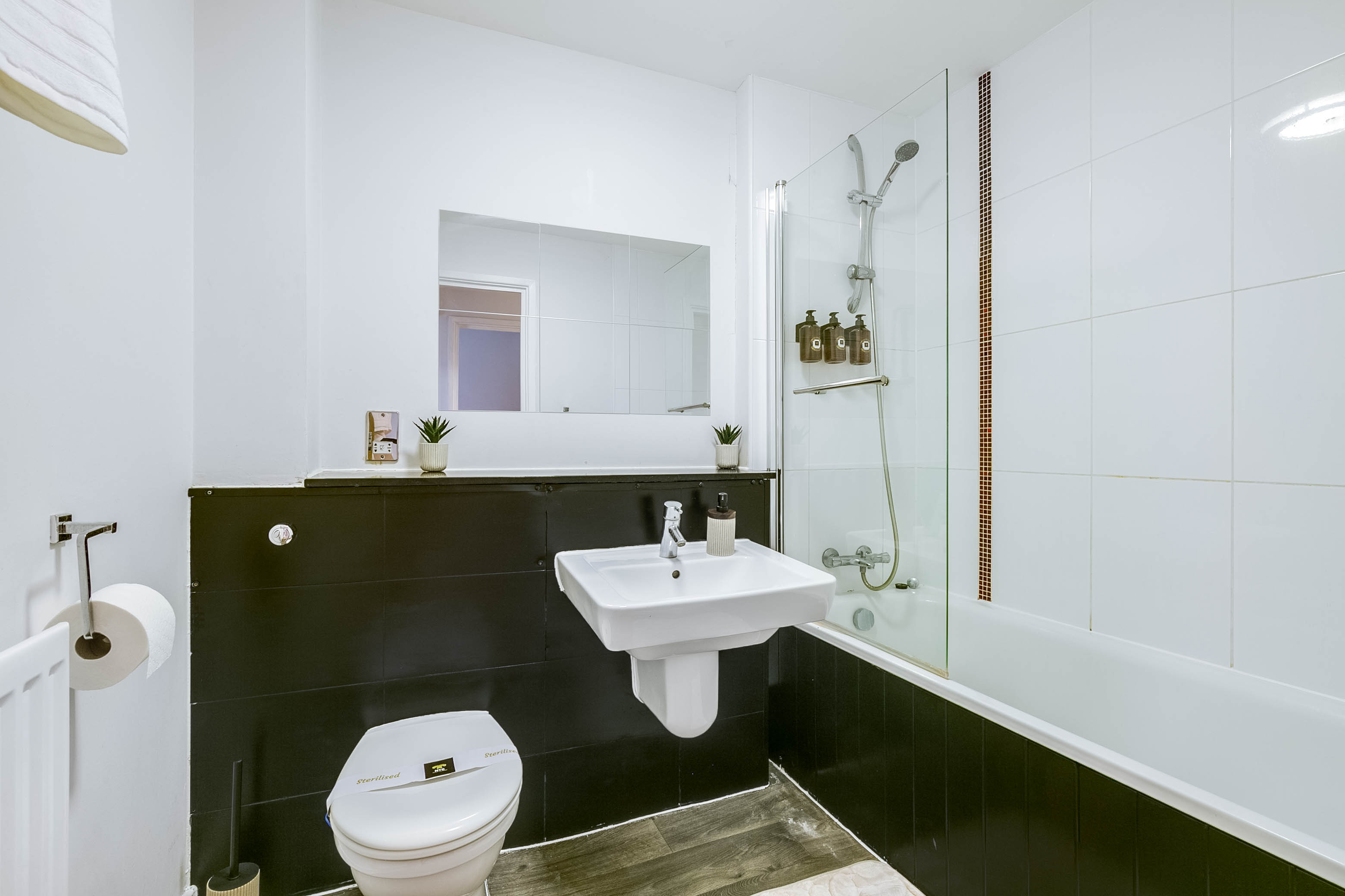 Ruby City Stay - Image 17